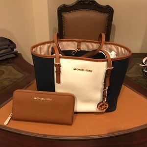 Michael Kors small Jet Set Tote and wallet